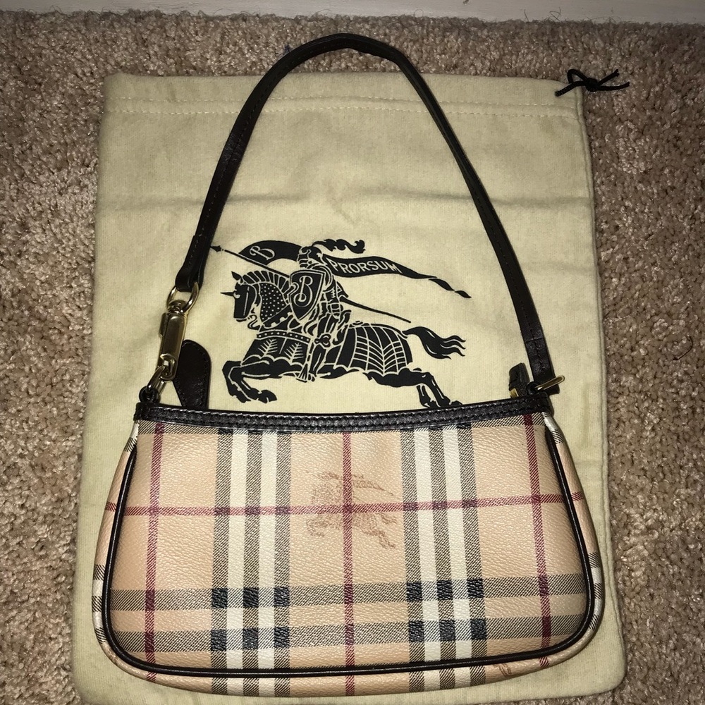 ❌SOLD❌ Burberry Haymarket Wristlet